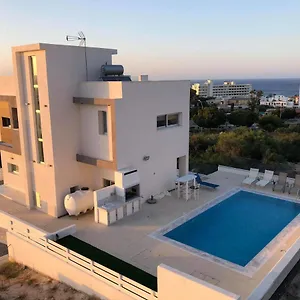 Villa Chrystalleni, Protaras